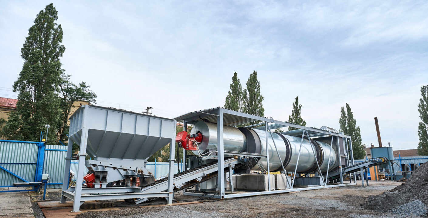 Průmyslový rotační bubnový sušič s optimalizovaným tepelným přenosem pro snížení vlhkosti materiálu