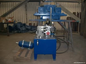 Konstrukce_a_vyroba_hydraulicke_axialni_kladky_pro_rotacni_pec_2